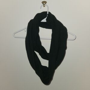 Source Unknown Classic Black Knit Scarf